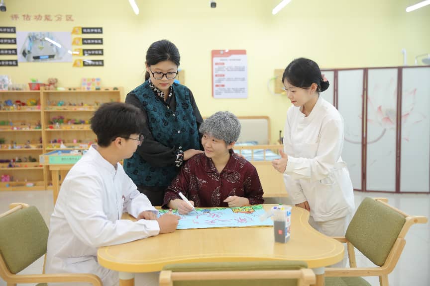 立足AI背景开展颐养康养复合型人才培养新路径